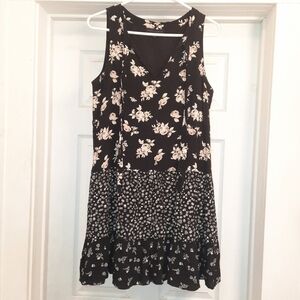 🌟 Sanctuary floral tiered dress size small